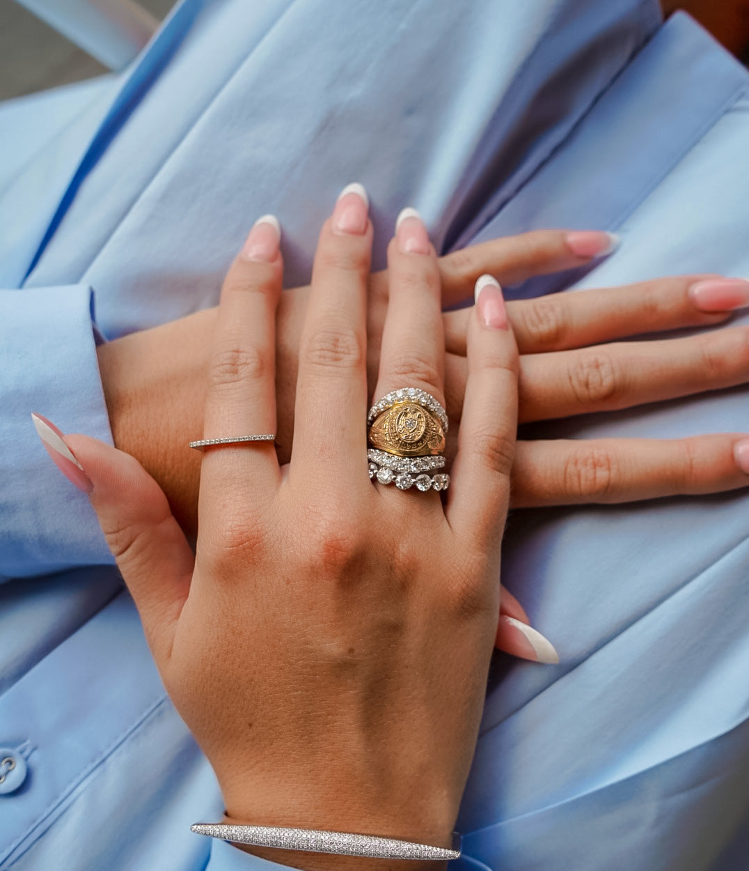 Yellow Gold Queen Bee Collegiate Ring Guard